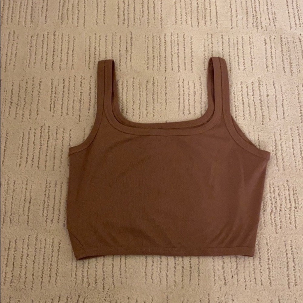 Lululemon held tight tank size 10 brown soft sand